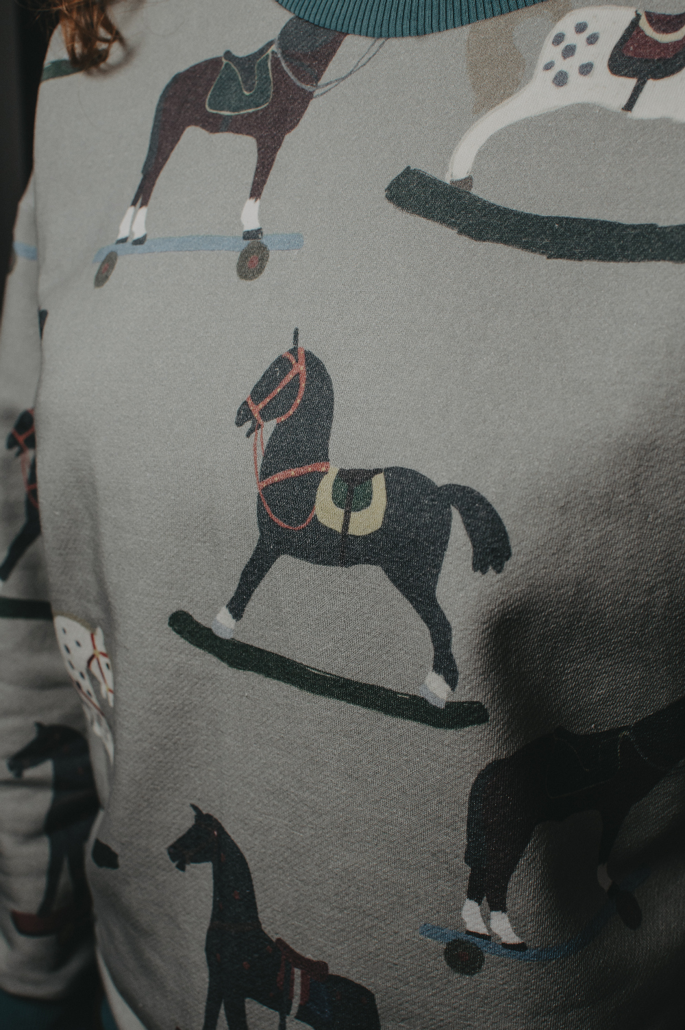 картинка Свитшот детский "Лошадки" от магазина Одежда+